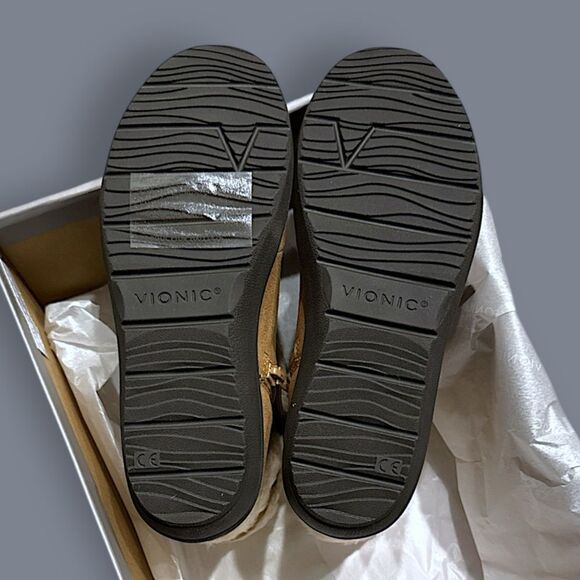 Vionic Magnolia Ruth Suede Bootie - Picture 8 of 16